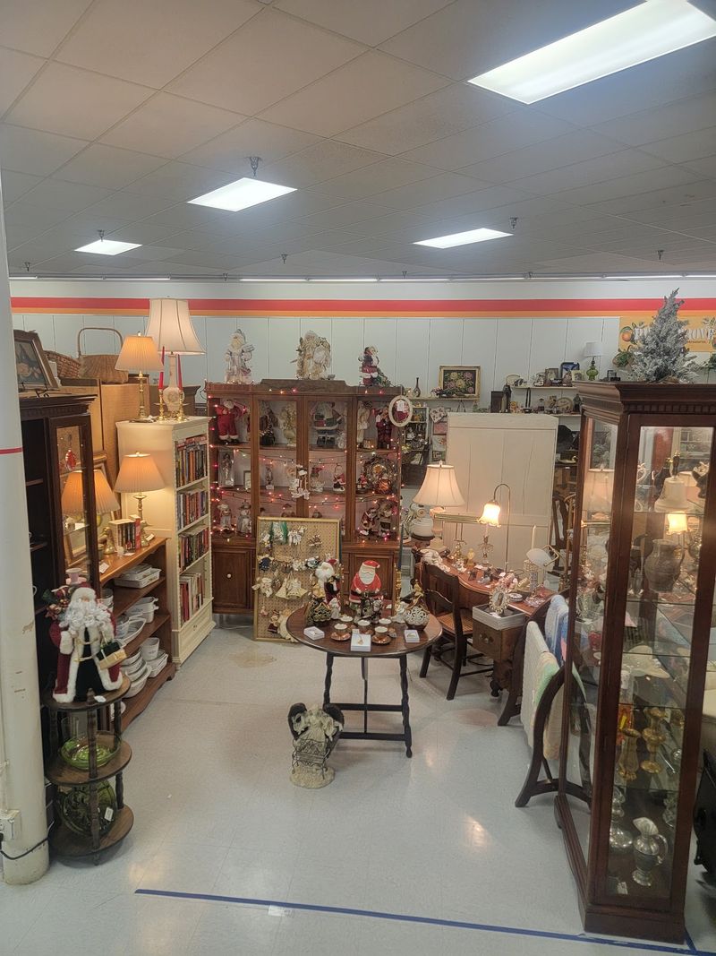 Vinyl Records, Furniture, and Everything Between Vinyl Records, Furniture, and Everything Between