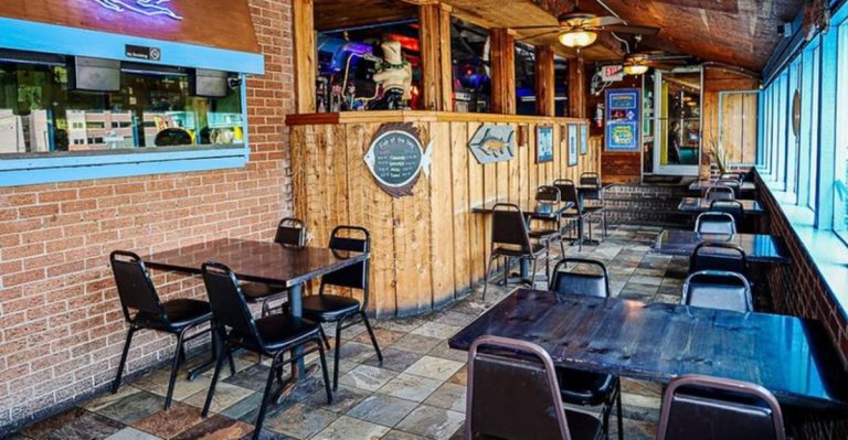 Virginia Beach, Virginia’s 13 Best Seafood Restaurants That Locals Swear By