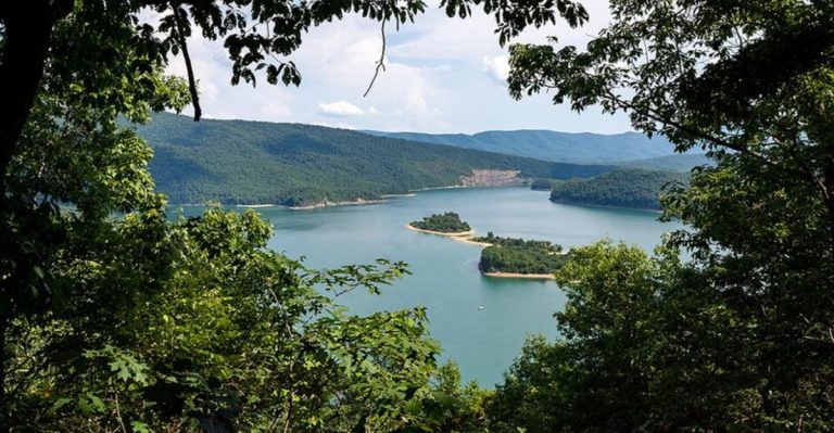 Virginia Families Are Spending The Summer At This Hidden Lake With Crystal-Clear Water