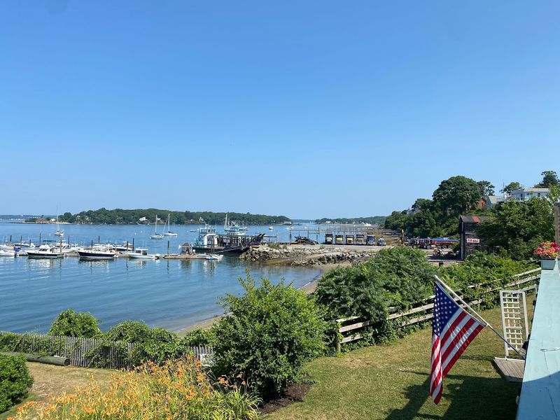 Visit Peaks Island