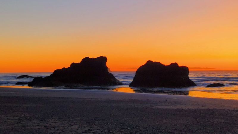 Visit The Dramatic Sea Stacks At Ruby Beach