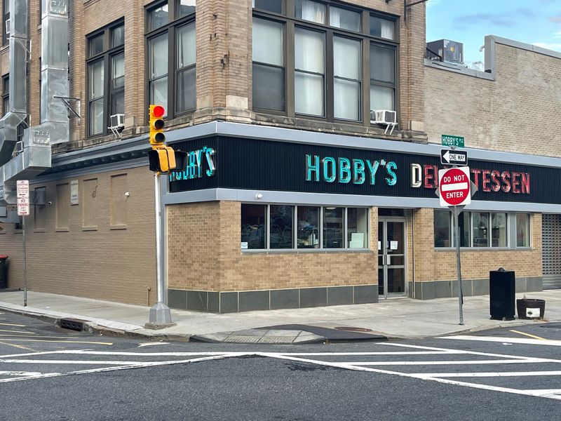 Hobby’s Delicatessen And Restaurant