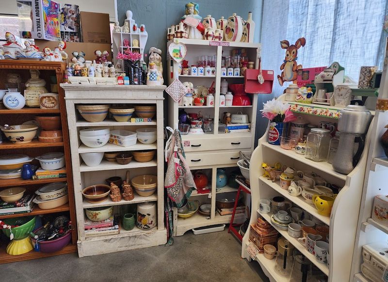 America's Antique Mall Algonquin, Algonquin