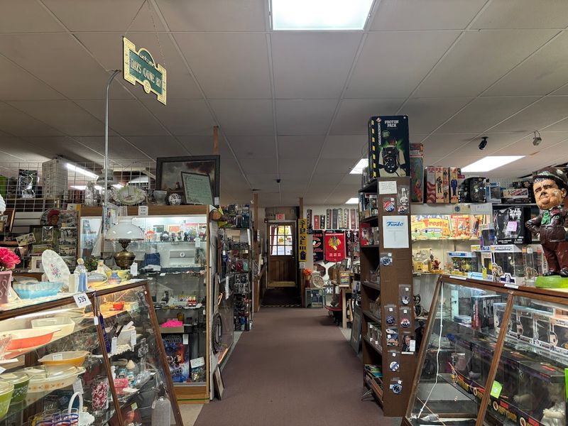 Volo - Home Of The Famous Volo Antique Malls