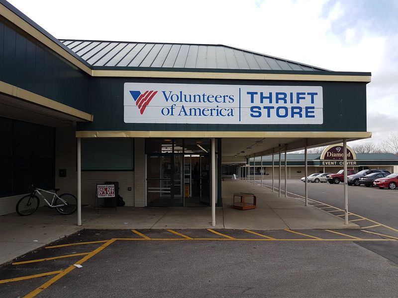 Volunteers of America Thrift Store, Brunswick