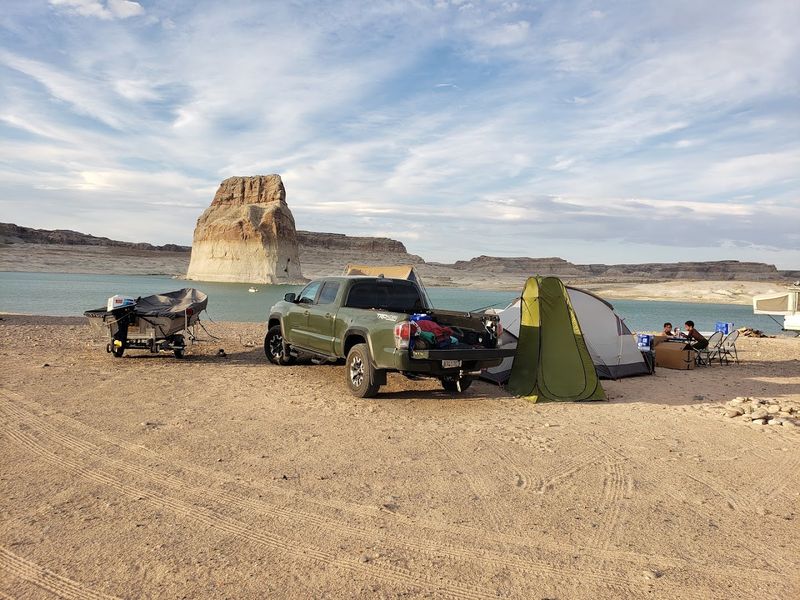 Lone Rock Beach Primitive Camping Area, Lake Powell Near Page