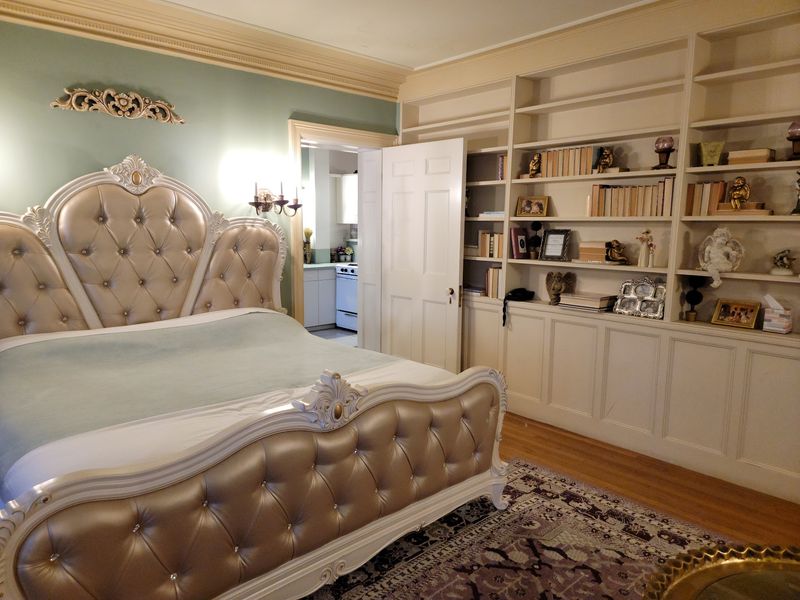 Waking Up In A Suite Fit For Presidents Waking Up In A Suite Fit For Presidents