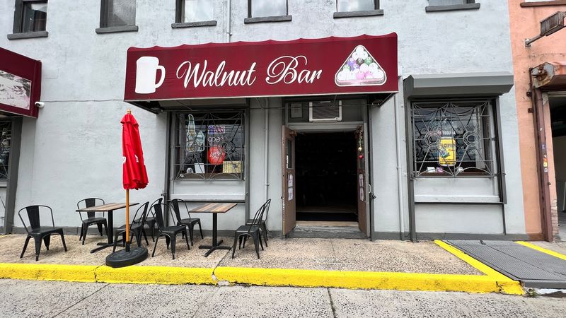 Walnut Bar & Grill