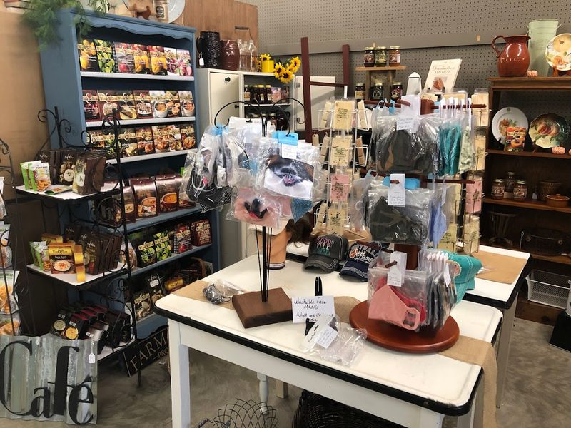 Annabelle Market, Anna