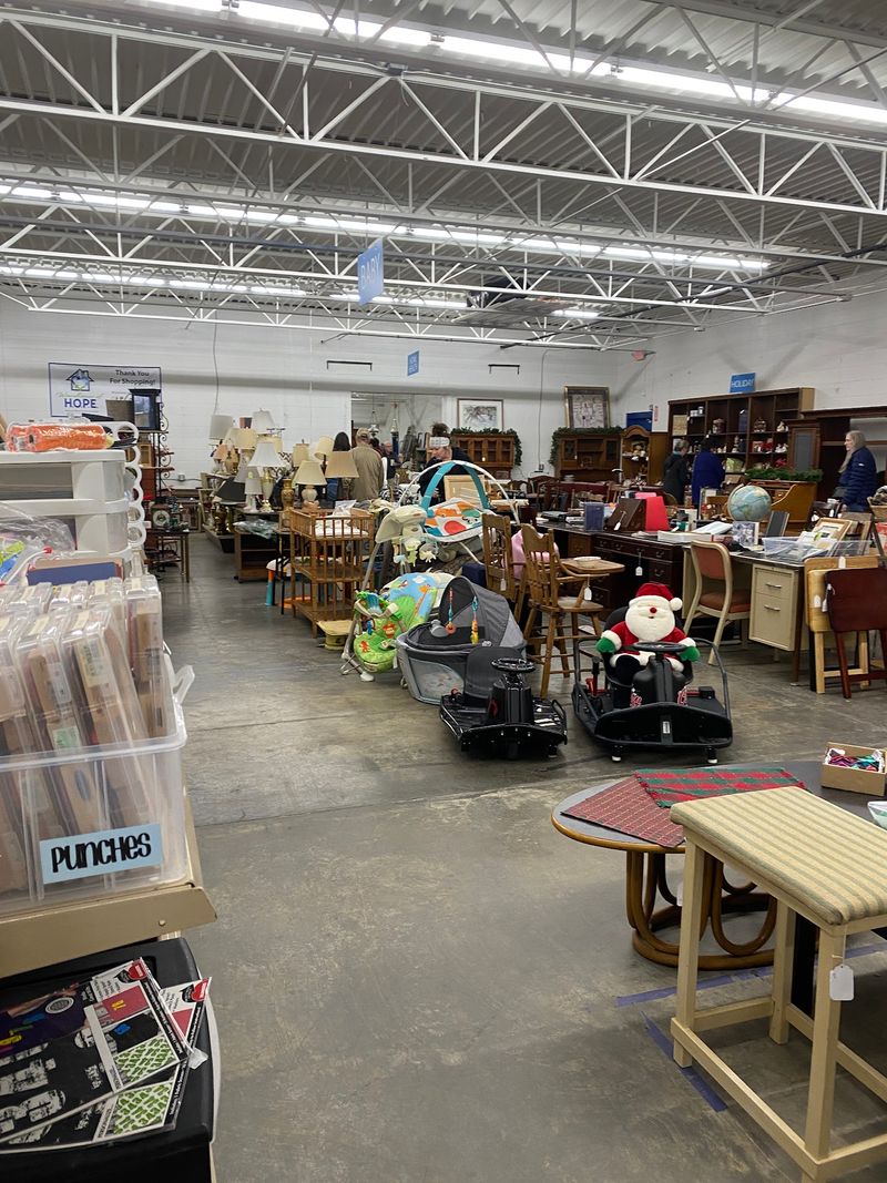 Warehouse of H.O.P.E., Eastlake