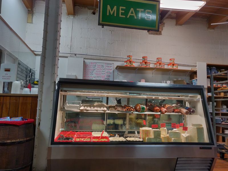 Decor And Ambiance: Old School Charm