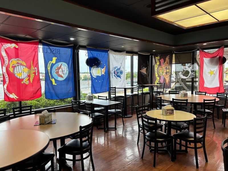 Warm Local Hospitality Behind Every Order