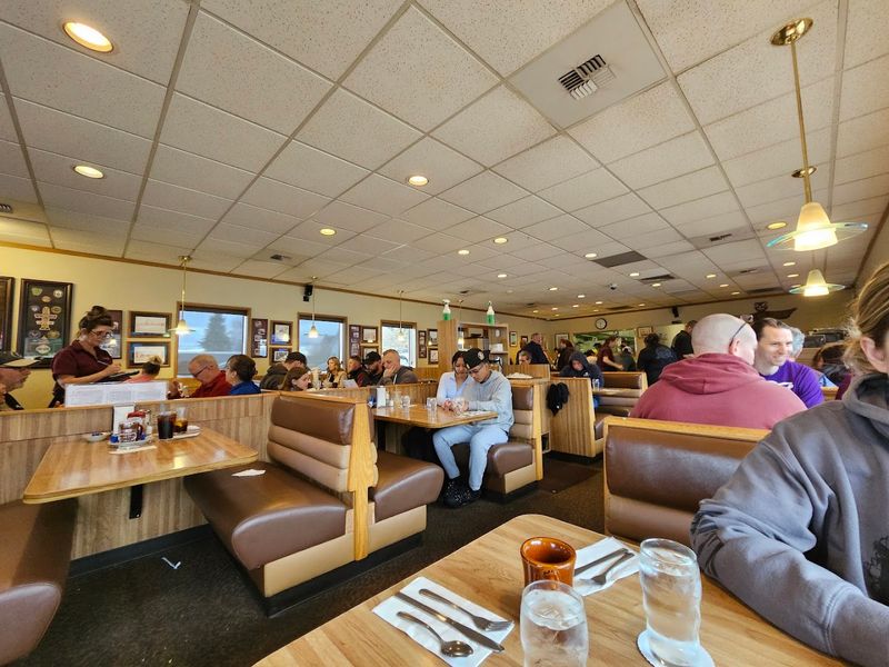 Warm Service Makes Every Guest Feel Like A Regular Warm Service Makes Every Guest Feel Like A Regular