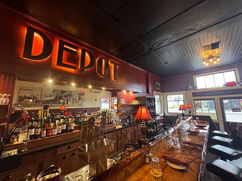 Warm Service and a Lively, Buzzing Room