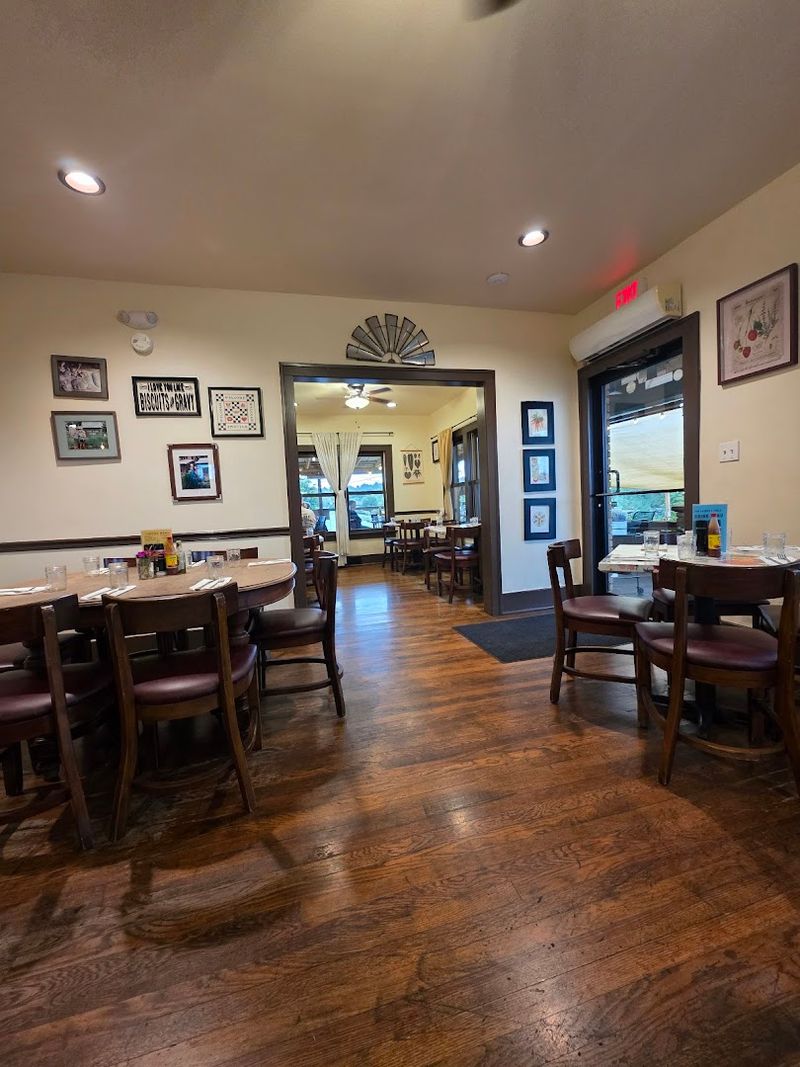 Warm Southern Hospitality From The Moment You Walk In