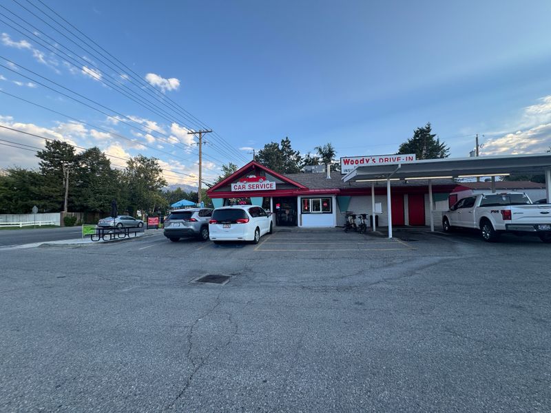 Woody's Drive-In – Murray