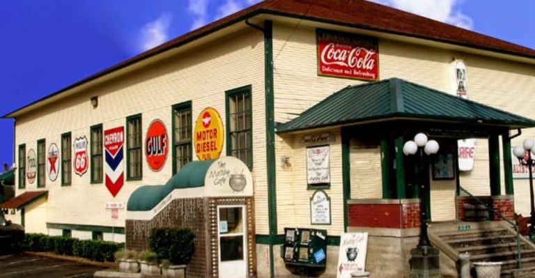 Washington’s Fluffiest Pancakes Are Served At This Unassuming Small-Town Diner