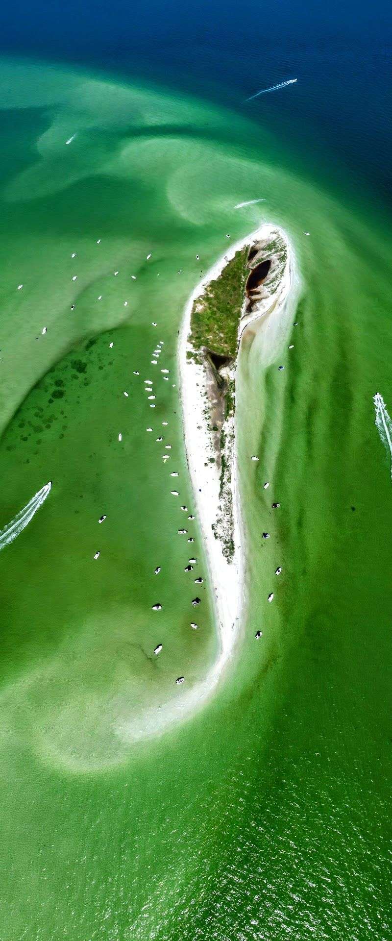 Water So Clear It Looks Fake
