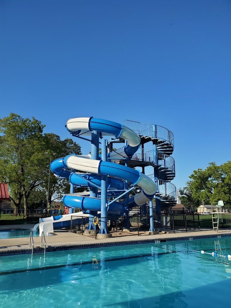 Water Tunnels Turn Every Lap Into An Adventure Water Tunnels Turn Every Lap Into An Adventure