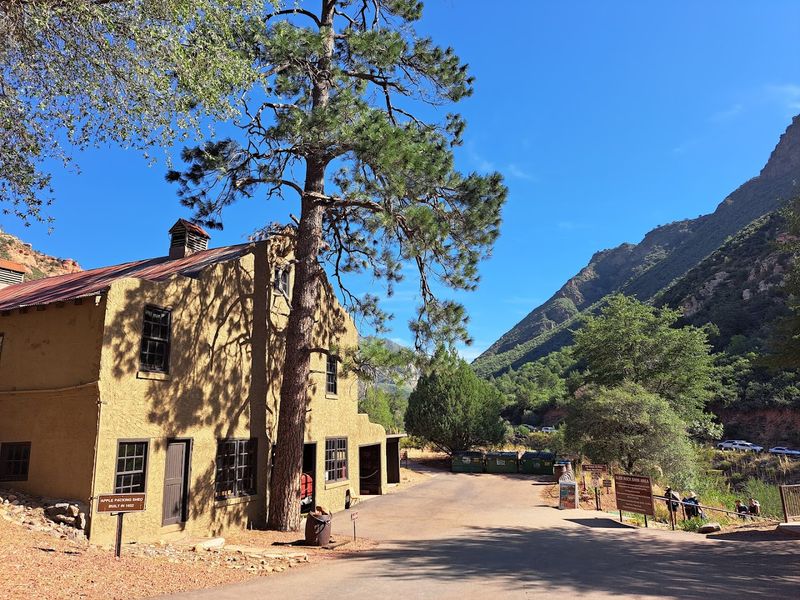 Pendley Homestead Trail, Slide Rock State Park