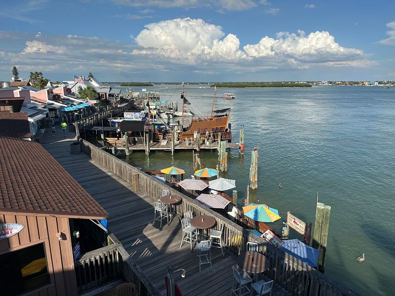 Waterfront Dining With Seafood In The Spotlight Waterfront Dining With Seafood In The Spotlight