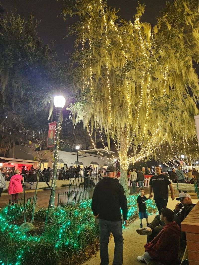 The Small-Town Atmosphere That Makes You Reconsider Leaving