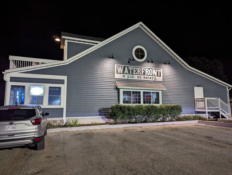 Waterfront Pub & Grill