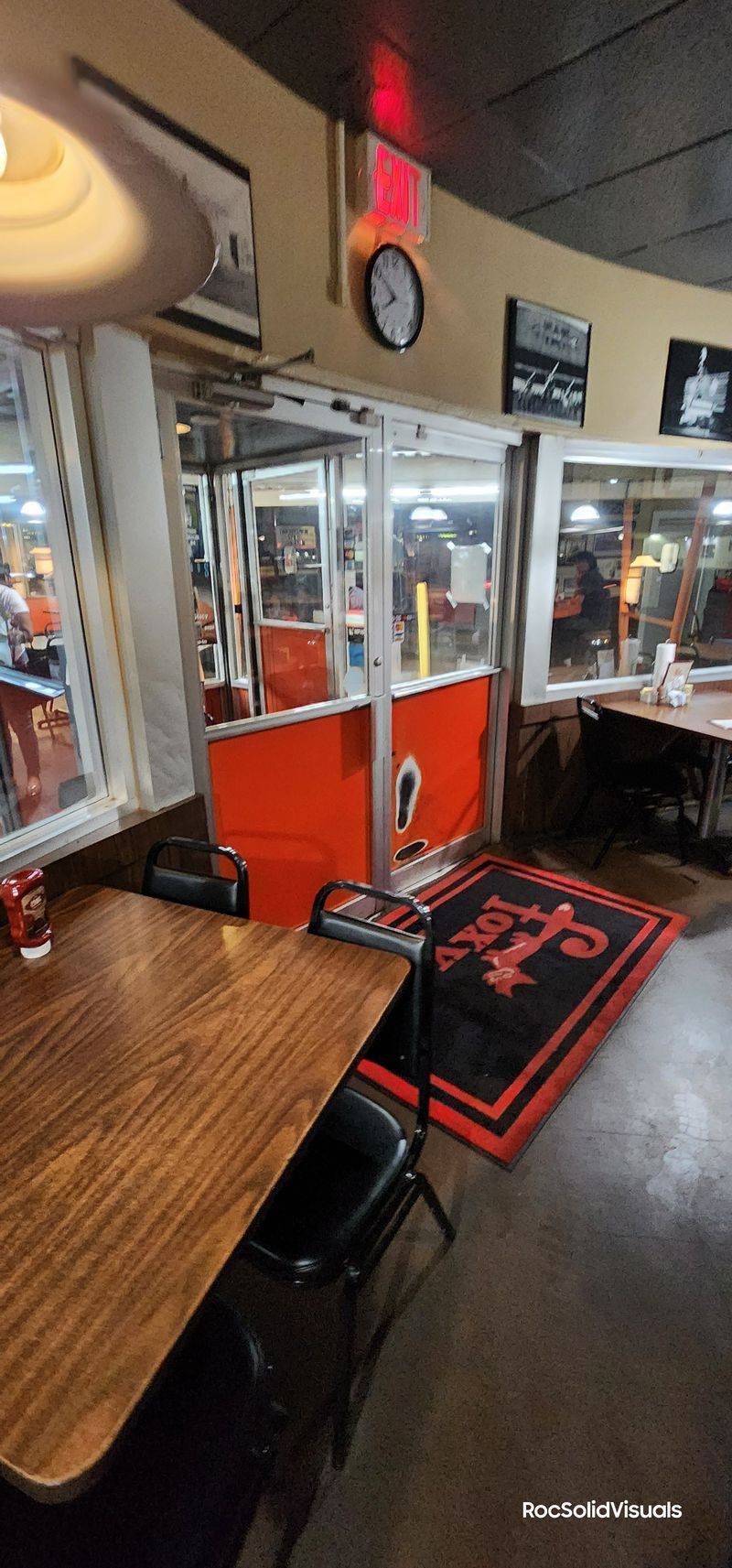 Classic American Diners with Drive-In Spirit