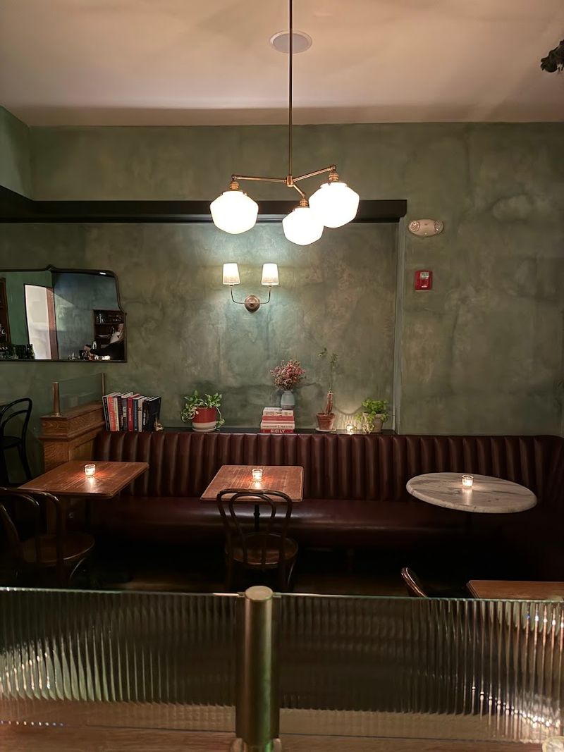 Wayside Tavern, Portland