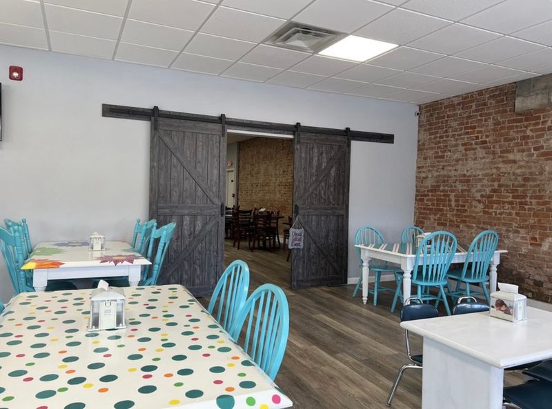 Small Town Scoop - Murphysboro