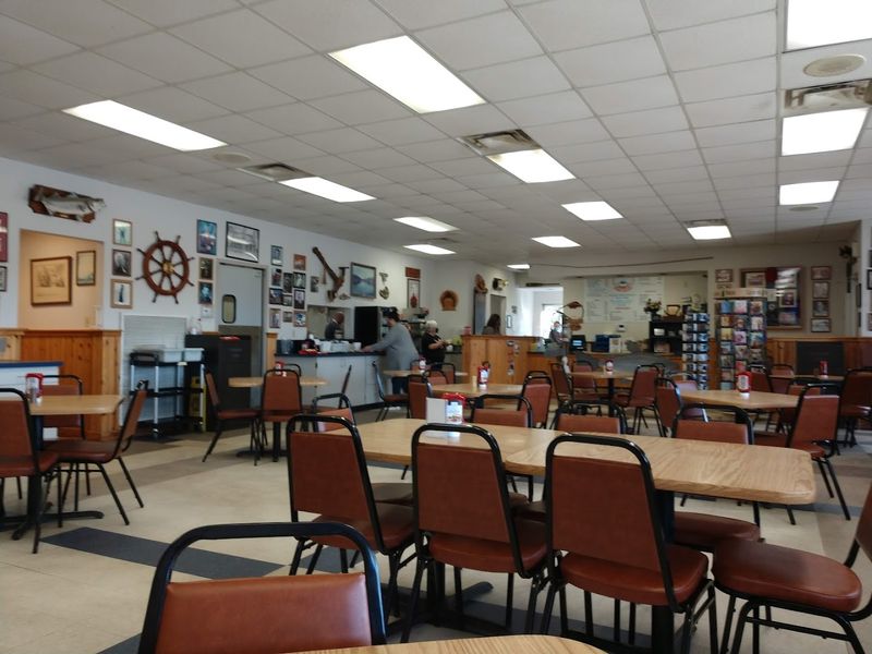 This Arkansas Spot Is All About Great Fried Catfish