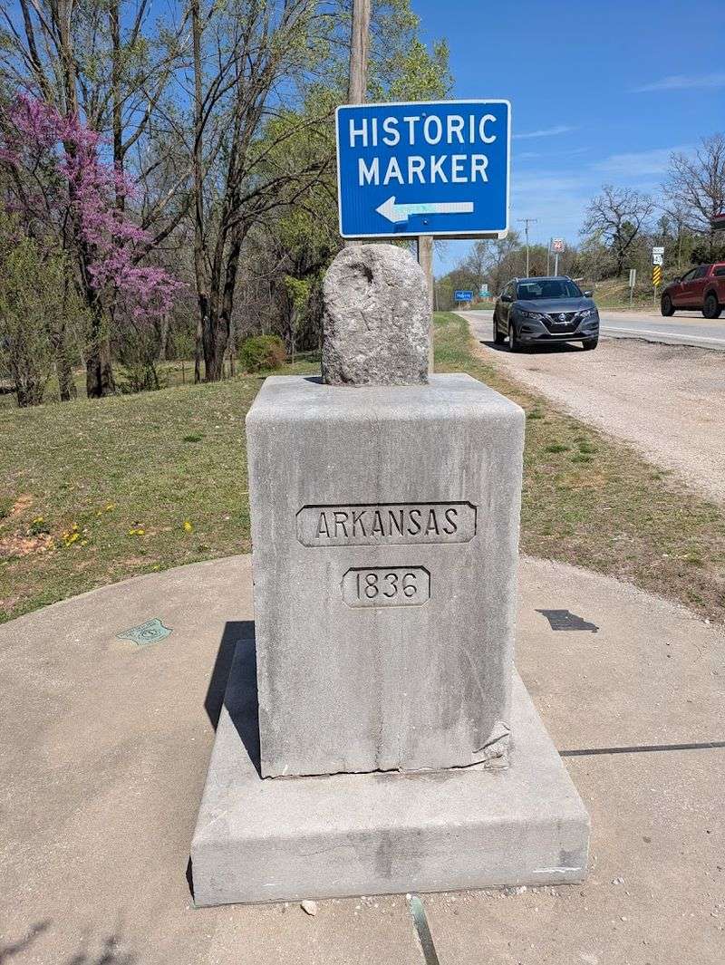 Gravel Shoulder Parking With Immediate Landmark Access