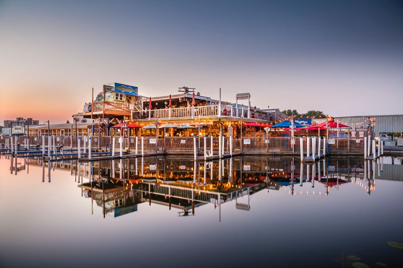 Mike's on the Water (St. Clair Shores)