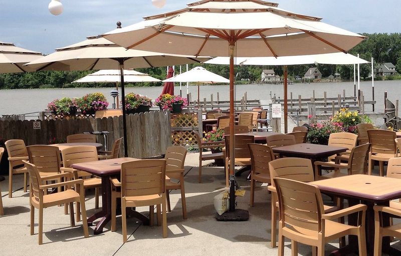 Webber’s Waterfront Restaurant & Lounge