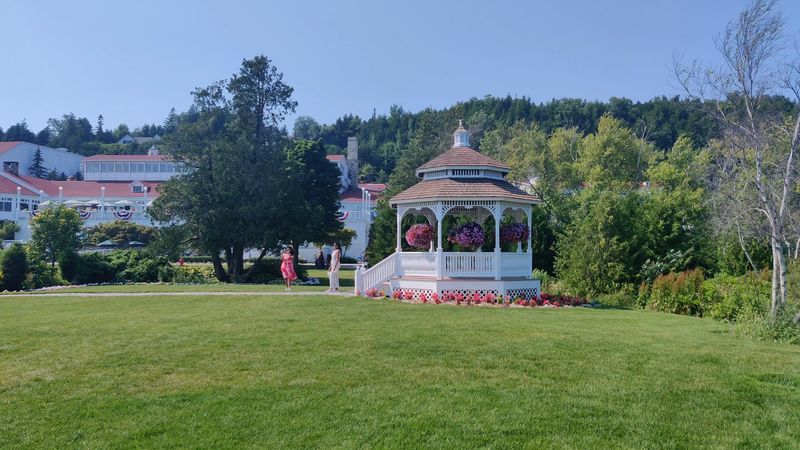 Reading The Neighborhood