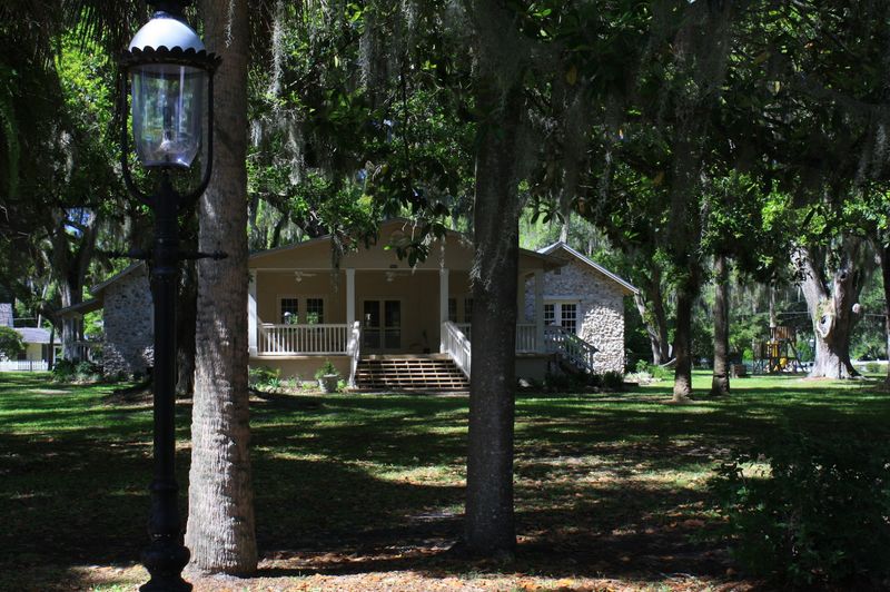 Weddings Under The Historic Oaks Weddings Under The Historic Oaks
