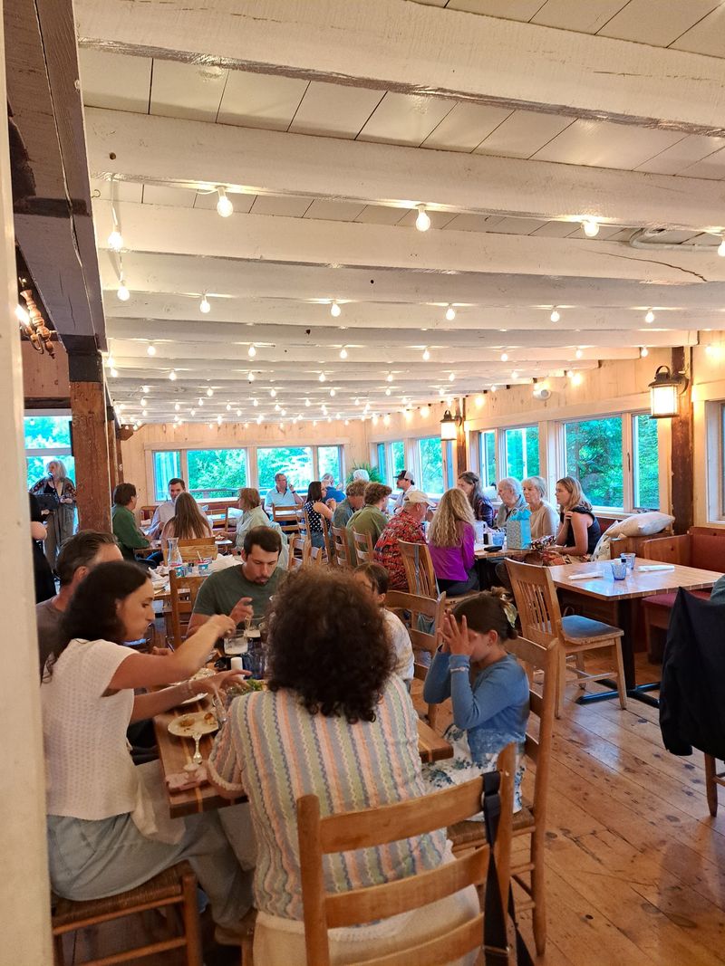 Weekend Brunch That Draws A Crowd