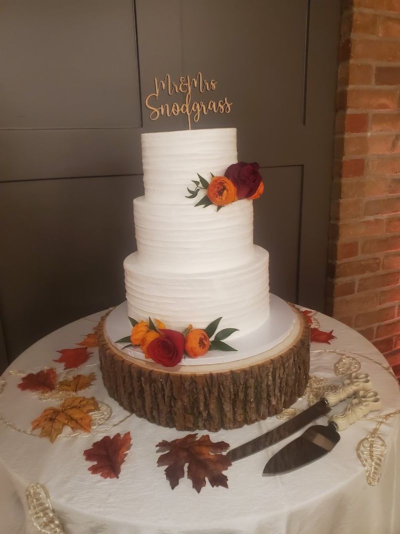 Custom Cakes With Lisa And Team