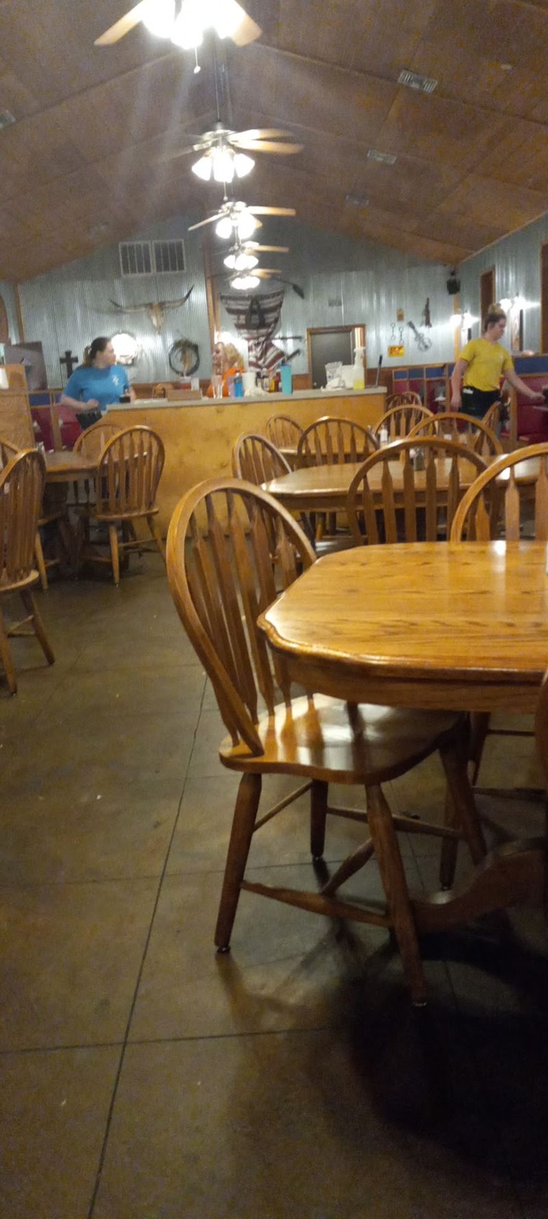 Weekends Bring Longer Dinner Hours