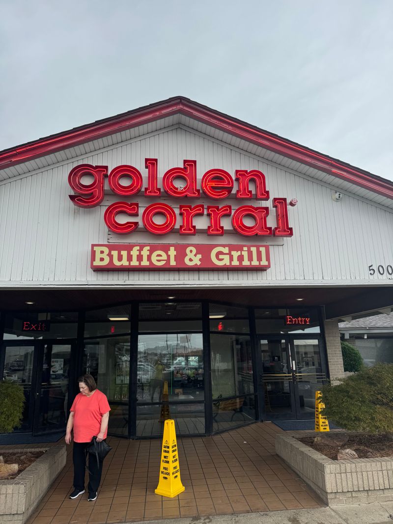 Golden Corral Steakhouse Grill, North Little Rock