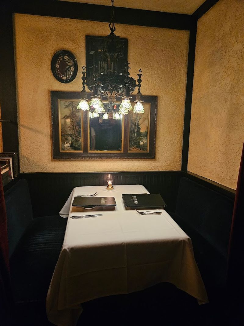 The Atmosphere That Makes You Forget Your Phone Exists