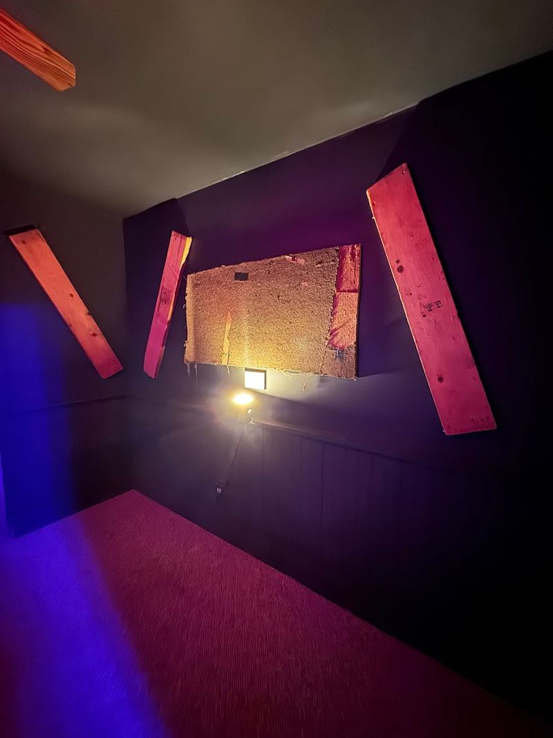 The Atmosphere: Eerie Vibes in a Compact Space