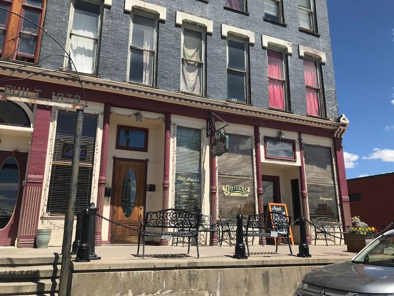 A Spot That Works For Every Kind Of Dinner Party You Can Imagine