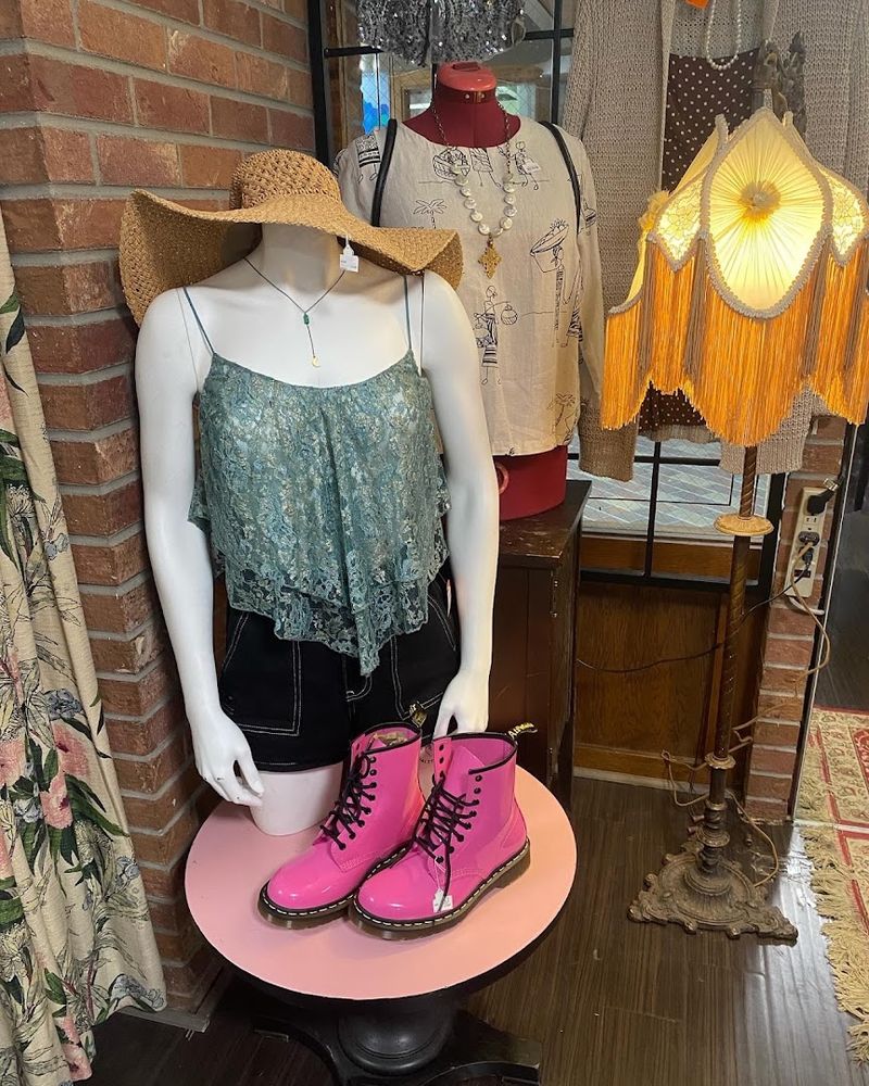 What Makes a Resale Shop Feel Like a Real Boutique What Makes a Resale Shop Feel Like a Real Boutique