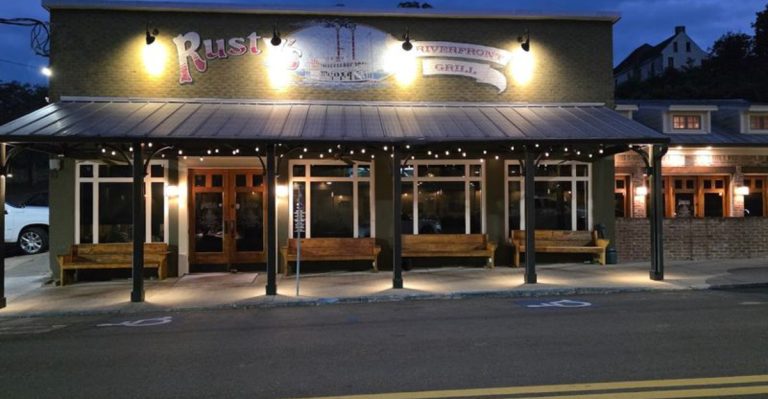 When You Crave Rich Gumbo, This Mississippi Seafood Spot Has You Covered