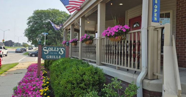 When You Crave The Best Burgers Go To This Wisconsin Joint