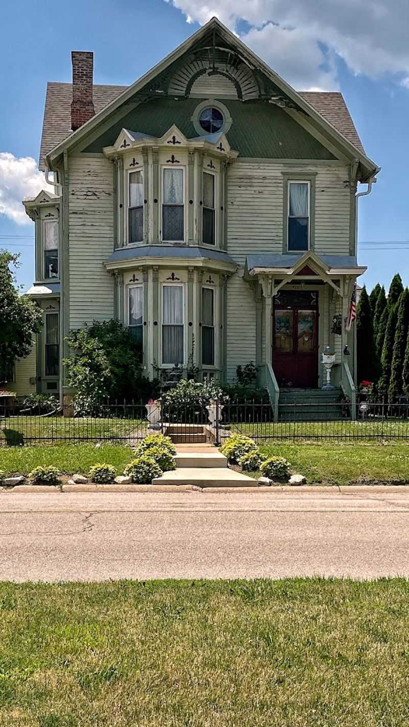 Where Old Houses Still Feel Reachable