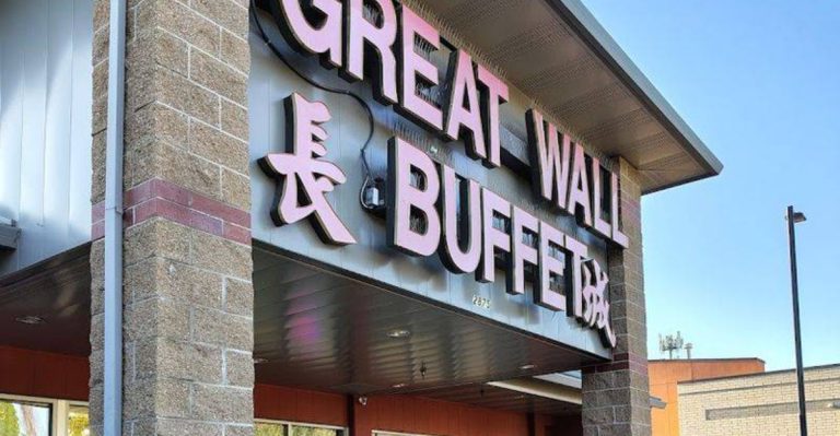 Where Oregon Locals Go For All-You-Can-Eat Feasts That Haven’t Changed In Decades