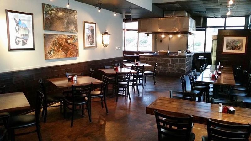 Outdoor Dining That Feels Like A Getaway