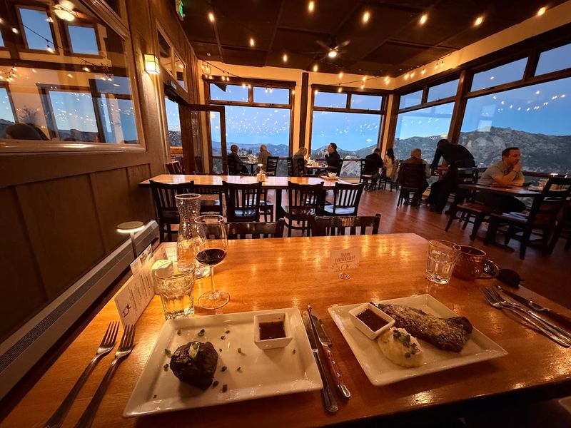 A Steakhouse That Earns Its Reputation One Table at a Time